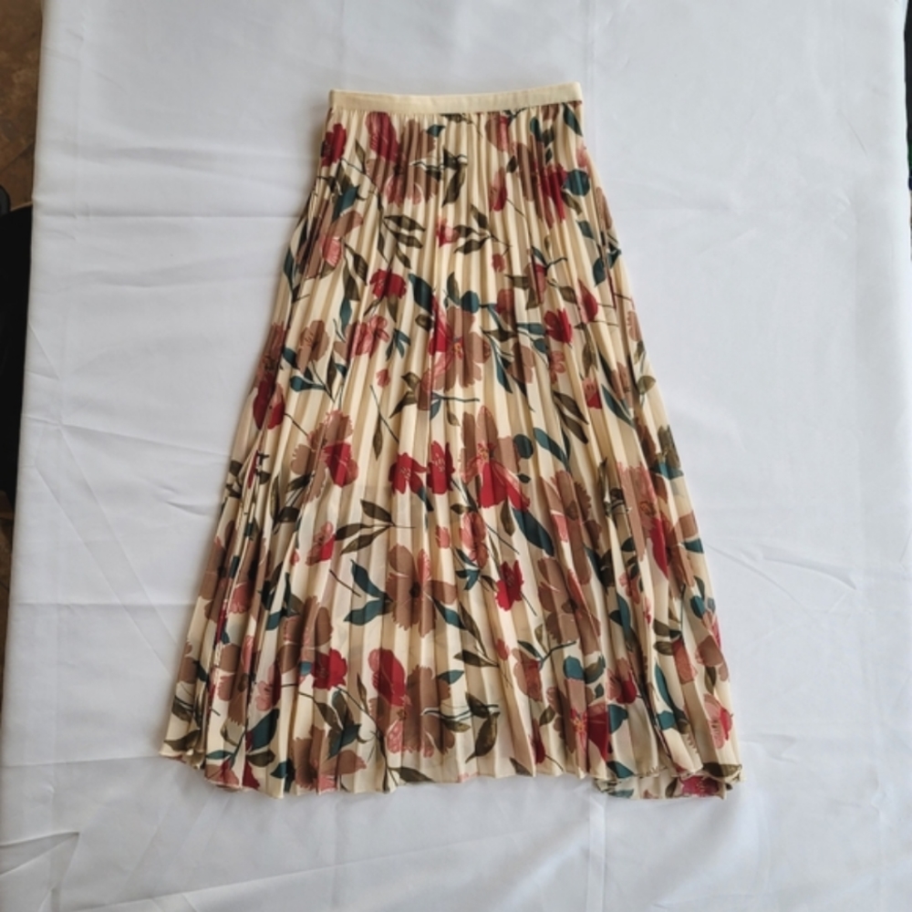 Flower Print Pleated Midi Skirt - size approx. XS-S